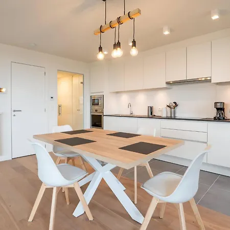 Luxurious With 2 Bedrooms And Balcony Daire