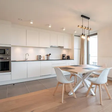 Luxurious With 2 Bedrooms And Balcony Daire *