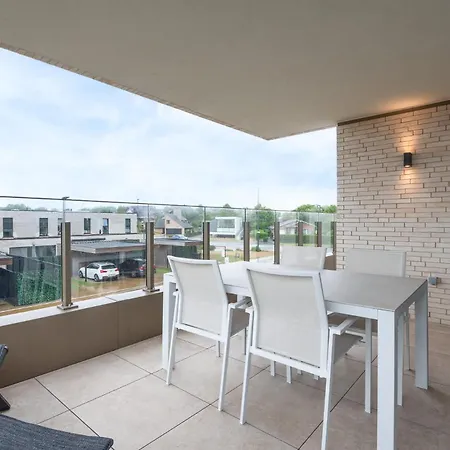 Apartmán Luxurious With 2 Bedrooms And Balcony Ostende