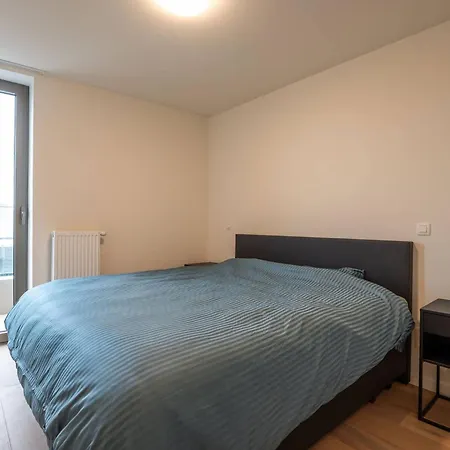 Lägenhet Luxurious With 2 Bedrooms And Balcony
